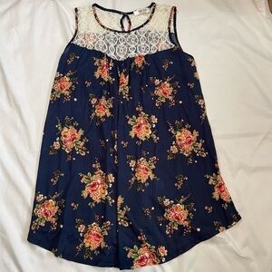Tutta Bella maternity size large navy blue floral tank top